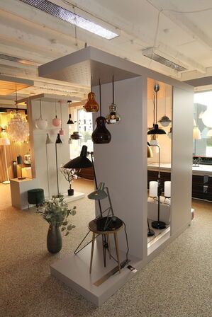 Butiksinventar uden indhold