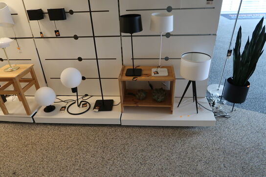 Butiksinventar uden indhold