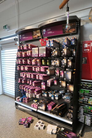 Butiksinventar uden indhold