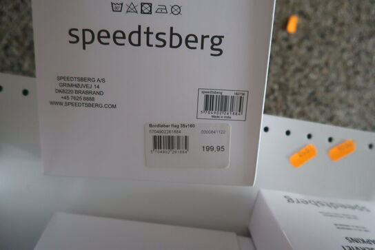 2 stk. bordløber SPEEDTSBERG med flag