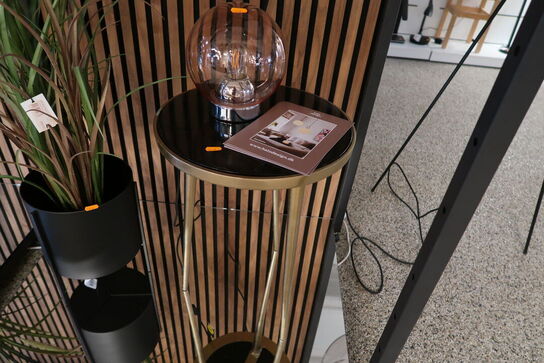 Sidebord uden indhold