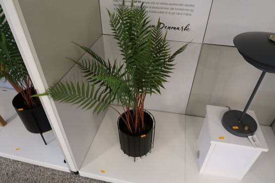 2 stk. kunstig Plante i krukke