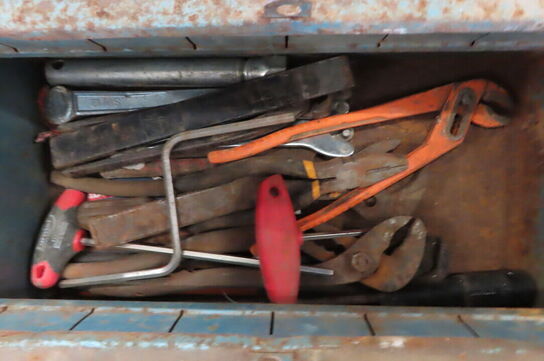 Palle med diverse værktøj