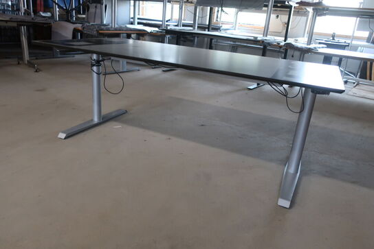 El.hæve/sænke skrivebord  