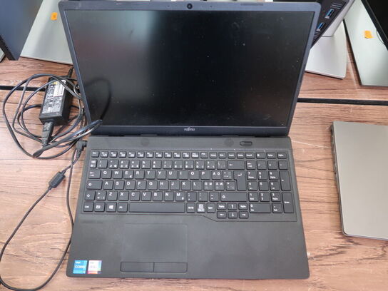 Bærbar PC FUJITSU LifeBook A3511