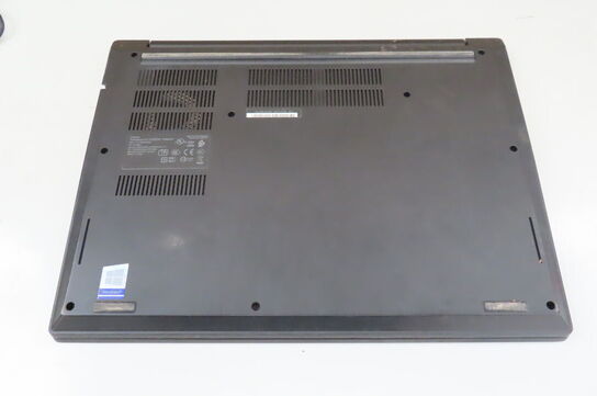 Bærbar computer LENOVO E495