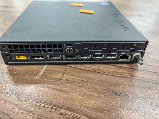 Lenovo ThinkCenter Intel i3-8145U/4GB/120GB