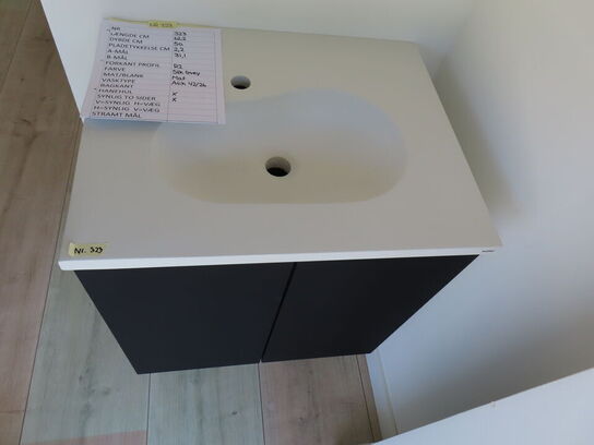 Badeværelses arrangement - 2 stk. låger og KUMA vask