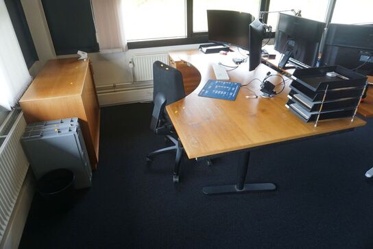 Hæve/sænkebord inkl. stol og 2 stk. kontorskab