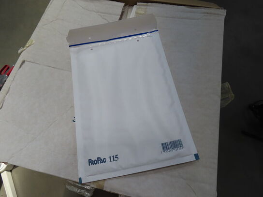 3 kasser bobbelforede kuverter