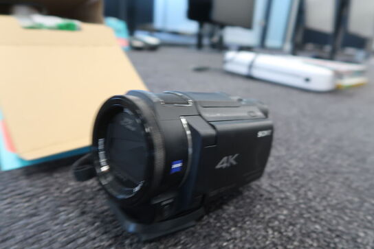 Sony Handycam FDR-AX33