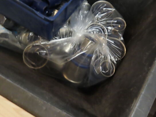 Palle med div. Kuglehaner og fittings