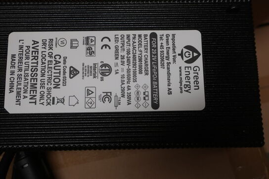 2 stk. ladere GREEN ENERGY for 29.2v LiFePO4 Battery