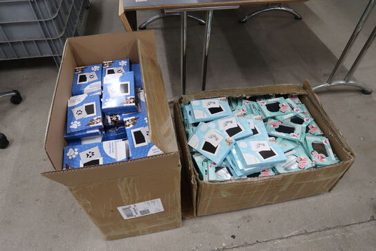 2 kasser med stempelpuder til fodaftryk