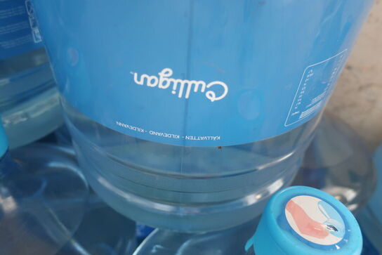 Diverse vandbeholdere a 18,9 l.