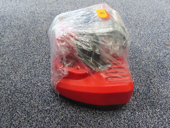 Ladestation og 2 stk. Batterier MILWAUKEE M12