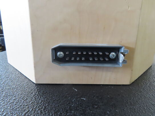 Testhøjtaler med 8 enheder