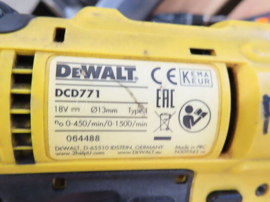 3 stk Bore/skruemaskiner DEWALT DCO771 og BOSCH