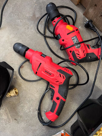 2 pieces MITSUTOMO impact drills (note: 1 pc. defective)