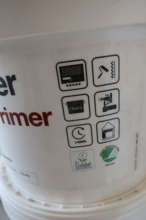 6 spande wall primer FLÜGGER 