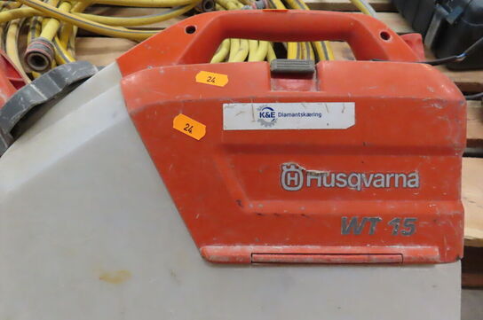 2 stk. vandtanke HUSQVARNA W1 15 inkl. 4 stk. slanger