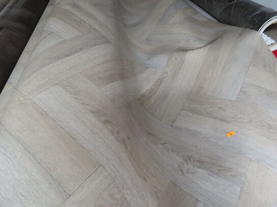Vinyl gulv (300x590 cm)