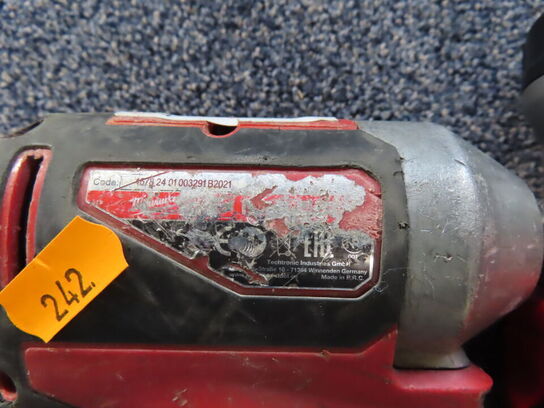 Slagnøgle, lygte og 3 stk. batteri MILWAUKEE M18