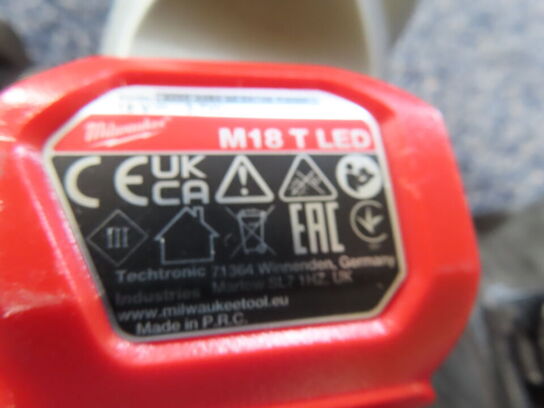 Slagnøgle, lygte og 3 stk. batteri MILWAUKEE M18