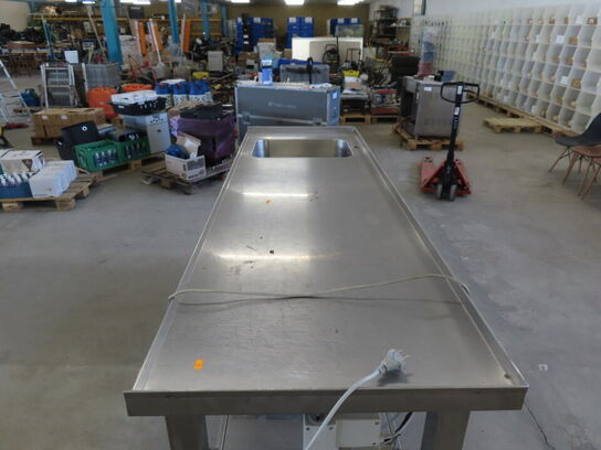 Hæve/sænke bord med vask