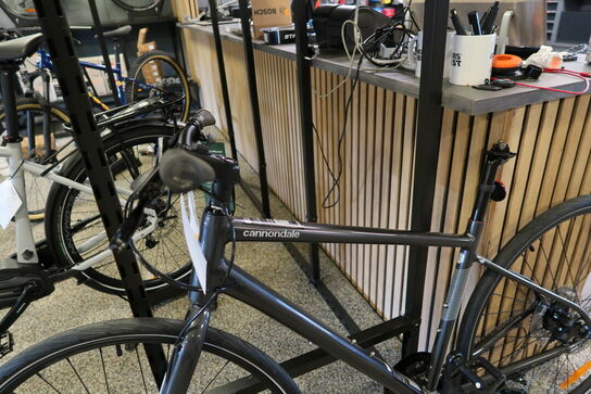 Citybike CANNONDALE 700 M Quick Disc 4 Gra MD
