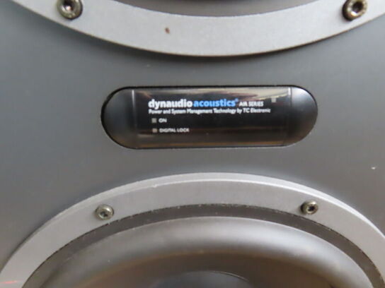 Højtaler DYNAUDIO AIRBASE 24 (Dette lot kan ikke sendes)