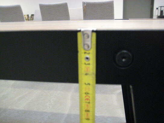 2 sæt sorte metal ben til Zilas spisebord