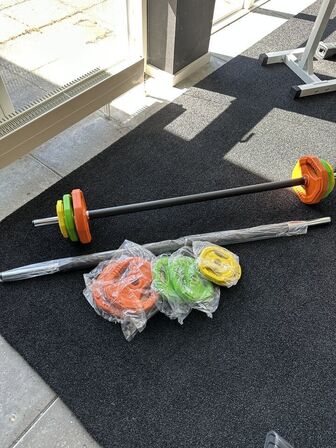 1 stk. vægtstænger med 3 sæt skiver et af to sæt på billedet