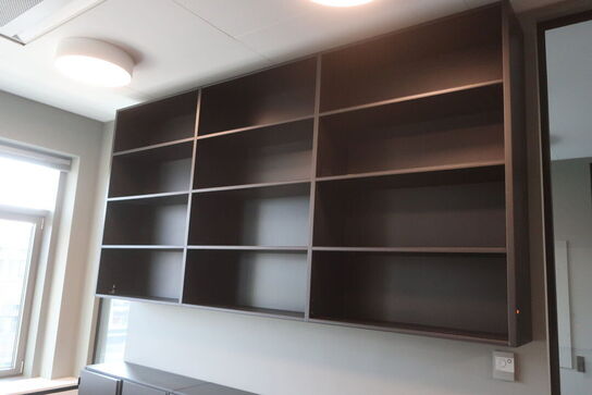 2 stk. væghængt reoler