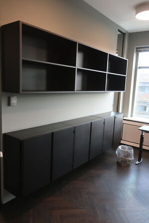 2 stk. væghængt reoler