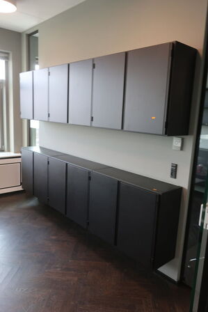 2 stk. væghængt reoler