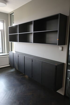 2 stk. væghængt reoler