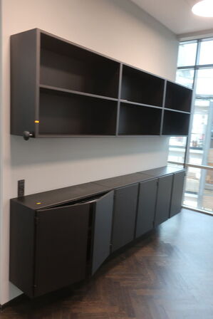 2 stk. væghængt reoler