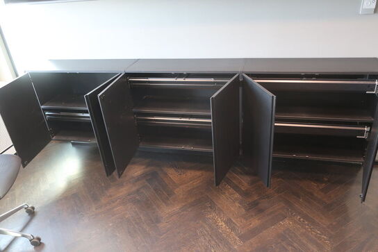 2 stk. væghængt reoler