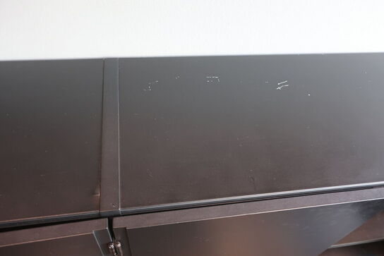 2 stk. væghængt reoler