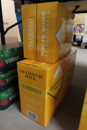 18 fl. Hvidvin DIAMOND HILL 750ml