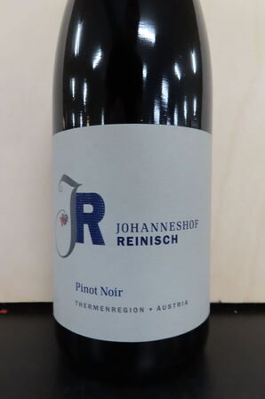 9 fl. Hvidvin JOHANNESHOF REINISCH 750ml