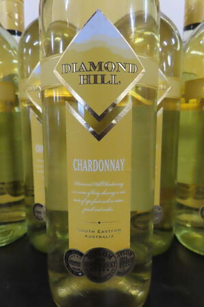 9 fl. Hvidvin DIAMOND HILL 750ml