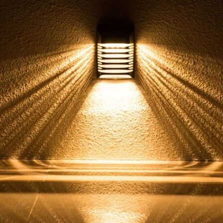 4 stk. Vægmonteret solcelle-LED-lys