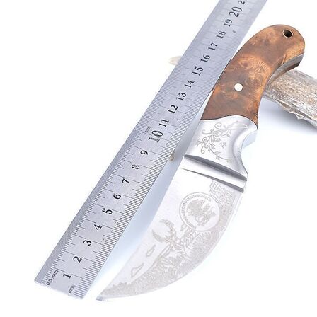 Graveret udendørskniv – til eventyr og friluftsliv, jagt, fiskeri