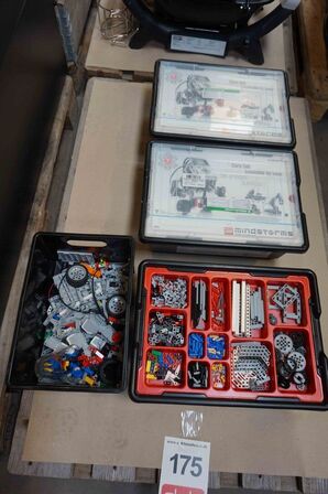 3 kasser Mindstorm EV3 Lego (MOMSFRI)