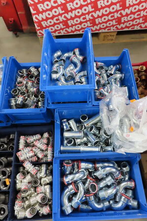 Plukkasser med diverse fittings