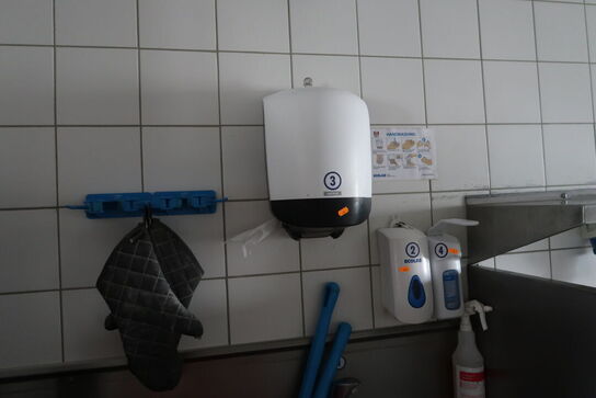 Papirdispenser, sæbedispenser samt håndvask med armatur m.m.