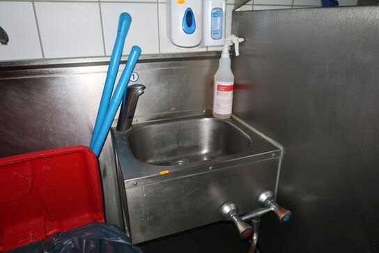 Papirdispenser, sæbedispenser samt håndvask med armatur m.m.