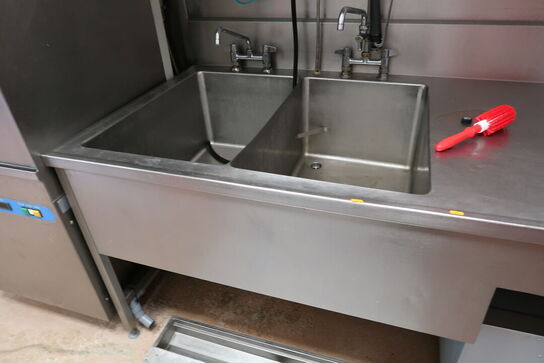 Rustfri stålvaske med armatur
